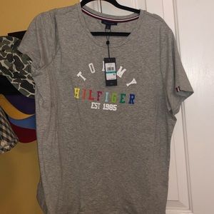 NWT TOMMY T SHIRT